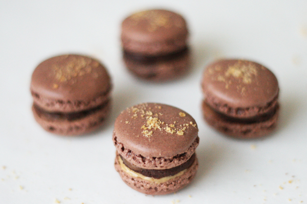 Snickers macaron