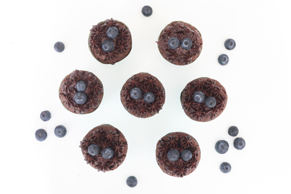 Brownie cupcakes med blåbær