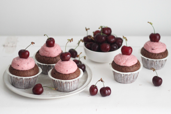 Kirsebær cupcakes med Amaretto