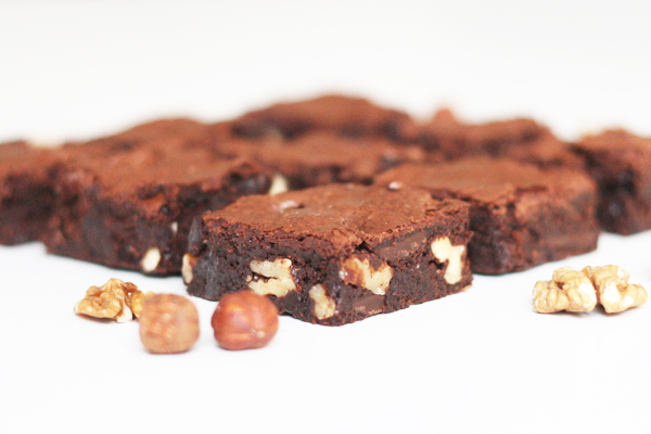 Brownies med kaffe, mørk chokolade og nødder