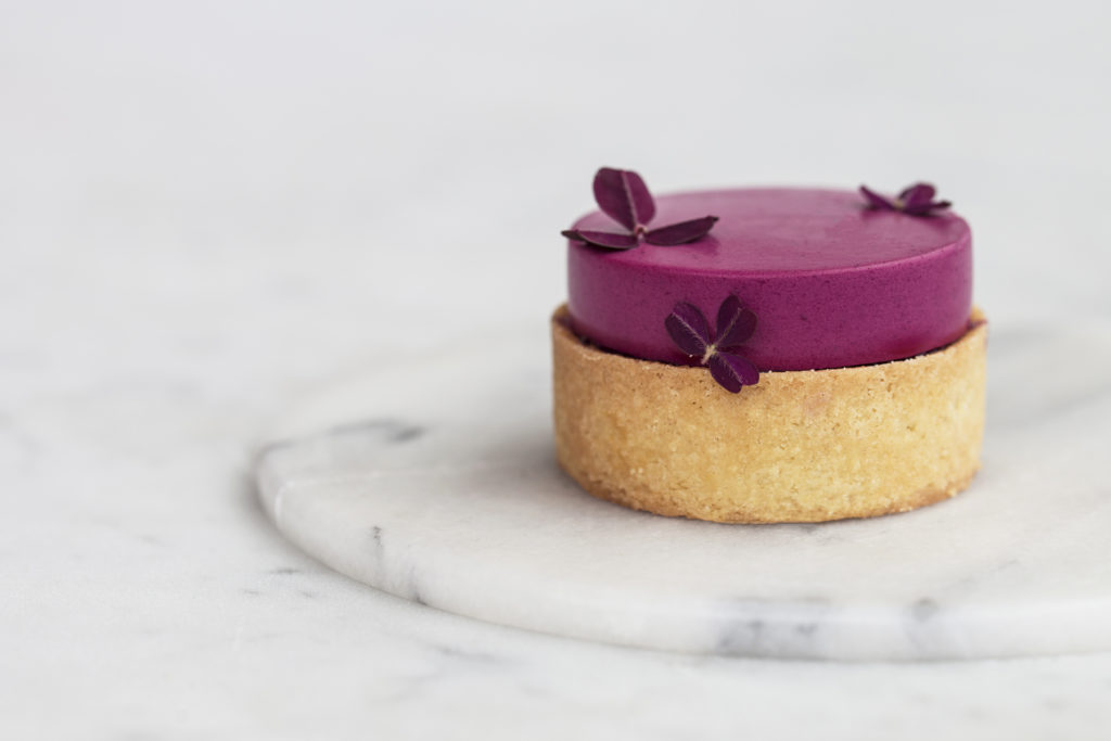 Nytårsdessert solbærtærte med saltkaramel