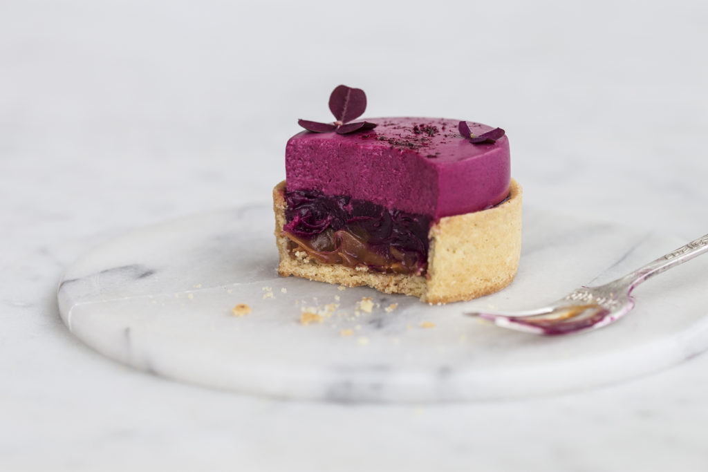 Nytårsdessert solbærtærte med saltkaramel