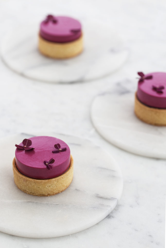 Nytårsdessert solbærtærte med saltkaramel